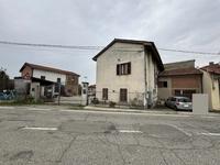 Fabbricato abitativo a due piani fuori terra con...