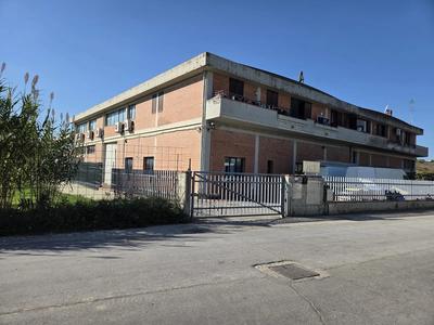 Piena proprietà di fabbricato in Comune di Vinci (FI) Via di Strognano 9, 9/A-B, composto da due unità immobiliari:- unità immobiliare ad uso laboratorio dislocata su due piani fuori terra con ing ....