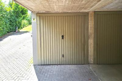 Autorimessa a Meldola (FC), via Bellini 1/A. Zona semicentrale collinare ben servita. Piano seminterrato di palazzina. Accesso da cortile scoperto collegato a rampa. Box auto singolo con basculante e punto acqua. No luce. Superficie commerciale di 18 mq. Condizioni discrete Per maggiori informazioni visitare il portale www.quimmo.it - Codice annuncio 2639452