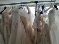 LOTTO 9: N.33 ABITI DA SPOSA