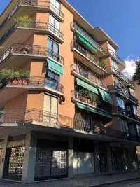 Intera piena proprietà appartamento posto al piano terzo...