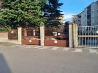 Box singolo della superficie commerciale di 18 mq per la...