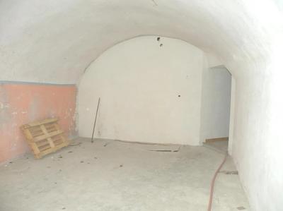 Abitazione civile distribuita su più livelli in...
