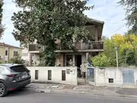 Piena ed esclusiva proprietà di compendio immobiliare...