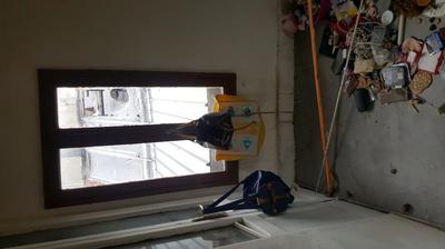 Magazzini e laboratori, utilizzati dall'esecutato per lo svolgimento della propria attività lavorativa.