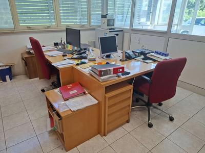 (Lotto n.88) N.3 scrivanie misure 160x75cm, una scrivania misure 150x75cm,...