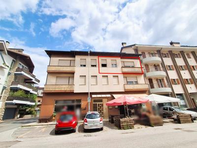 Appartamento con soffitta e garage (sub 5,18,25), in Tolmezzo, via Giacomo...