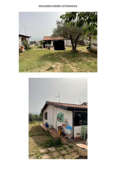 Unità immobiliare articolata da soggiorno/cucina, bagno e tre stanze da letto.