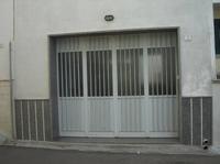 Intero fabbricato composto da un ampio vano cantina al...