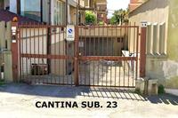Cantina al piano interrato di condominio in Ladispoli...