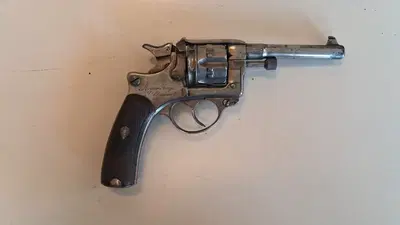 (Lotto n.30) - Revolver (ARMA COMUNE) marca SAINT ETIENNE modello 1892 calibro 8LEBEL . 
