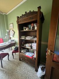 Armadio a giorno con cassetto posto in basso in legno...
