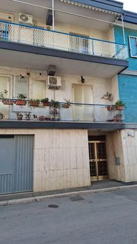 Appartamento al secondo piano, porta a sinistra sul...
