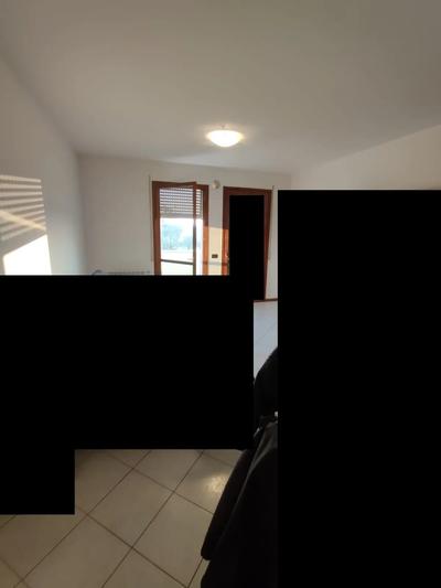 Intera piena proprietà di: Bene n. 6) Appartamento posto al piano secondo di fabbricato facente parte di complesso condominiale e composto da soggiorno-cucina, atrio, due camere da letto, bagno e balcone; con annessa cantina posta al piano terra del medesimo fabbricato; Bene n. 7 ) Garage pertinenziale posto al piano terra del medesimo fabbricato.