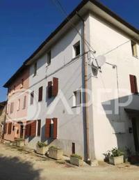 Lotto Unico - piena proprietà di unità immobiliari...