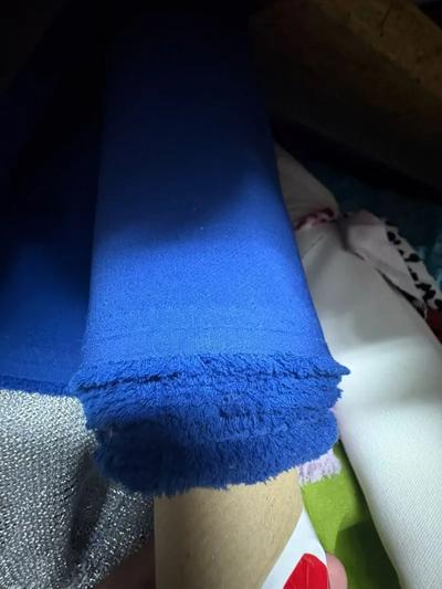 n° 60 rotoli totali di tessuti di vario genere e colore con viscosa poliestere. 