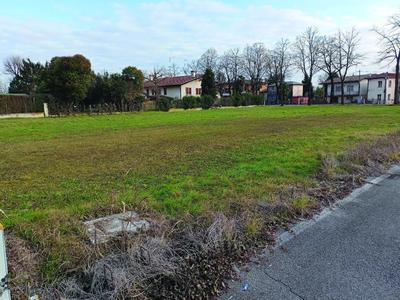 Lotto non edificato facente parte del piano di lottizzazione residenziale denominato "Ottoboni" sito in Comune di Ponte di Piave (TV), località Levada, Via Giovanna Cappellotto Callegari.