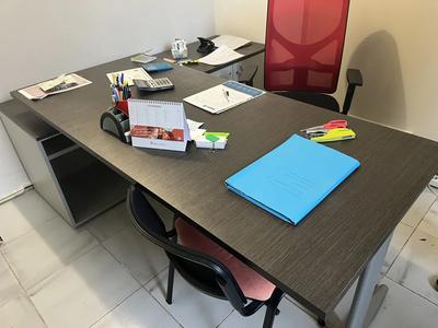 Lotto 1 - costituito da: Arredo da ufficio, attrezzature edili, materiale...