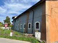 Piena proprietà di complesso immobiliare in tipologia...