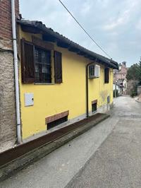 Alloggio su due piani con scala interna e cantina