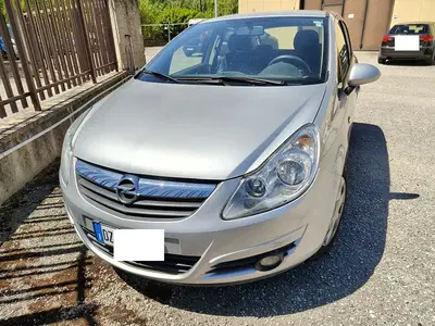 AUTOVETTURA OPEL CORSA TARGATA DZ*****;