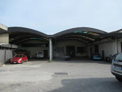 Piena proprietà di Capannone ad uso artigianale o industriale facente parte...