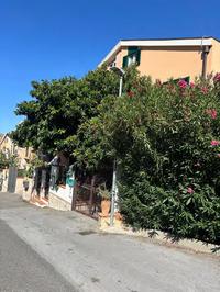 Piena proprietà superficiaria per la quota di 1/1 di un...