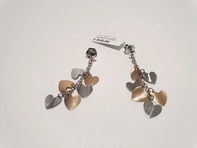 (Lotto n.1762) un paio di orecchini a pendente con cuori in oro bianco e...