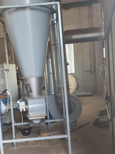 Macchinari, impianti, attrezzature, accessori e ricambi vari attinenti all’essicazione e lavorazione di biomasse.