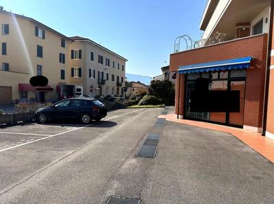 Diritti di piena proprietà per la quota di 1/1 su Ufficio ubicato a Lucca (LU) - via Lorenzo Nottolini 119/d, piano T e i diritti di piena proprietà per la quota di 1/1 su Posto auto ubicato a Lucca (LU) - via Lorenzo Nottolini 119, piano S1.