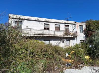 Fabbricato da riqualificare sito a Melilli (SR), in...