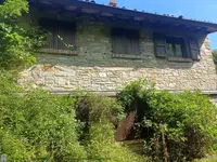 Compendio immobiliare composto di fabbricati abitativi e...