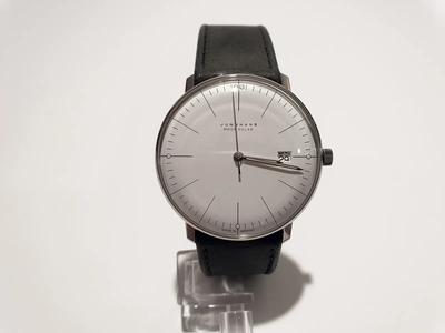 (Lotto n.1738) un orologio marca Junghans mega solar con cinturino in pelle...