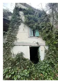 fabbricato indipendente ad uso abitativo con corte...