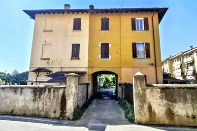 Monocamera e cantina in Bernareggio (MB), via Giuseppe...