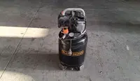 (Lotto n.49) - Compressore marca BLACK & DECKER modello...