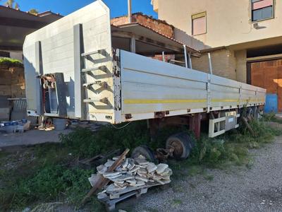 Semirimorchio ZorziPer visionare la documentazione...