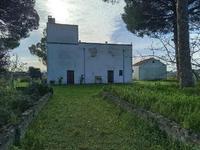 AGRITURISMO e TERRENI AGRICOLI, in CAMPI SALENTINA (LE)...