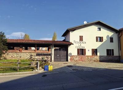 Rif. 22 Appartamento al primo piano, così composto:...