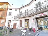 Appartamento al piano terra riportato all’Ufficio del...