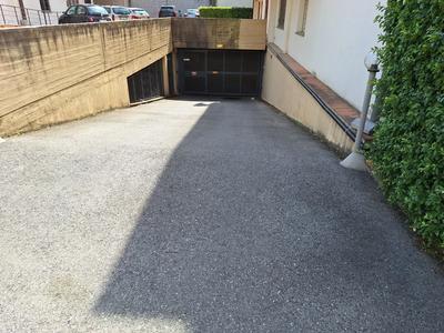 Posto auto coperto sito a Prato (PO), in via Goito. Per...