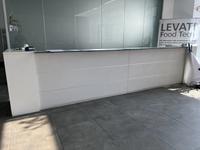 Lotto 4 - costituito da: BANCONE RECEPTION CON PIANO IN...