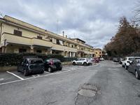 Appartamento e posto auto scoperto a Fiumicino (Roma) -...