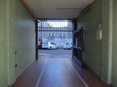 DUE NEGOZI CON ANNESSE CANTINE E UN MAGAZZINO AL PIANO INTERRATO