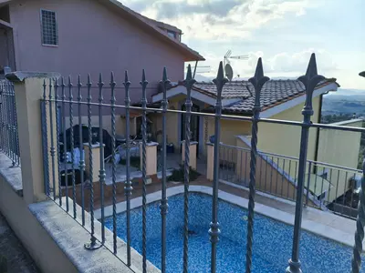 Abitazione civile quota 1/1 piena proprietà di fabbricato indipendente posta...