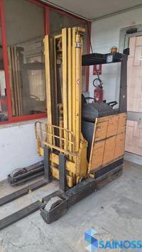 Muletto elettrico a carica laterale Jungheinrich ETM 13,5q + Transpallet di colore rosso