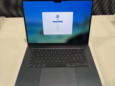 Lotto 11 - costituito da: APPLE MACBOOK AIR 15"