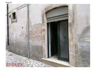 Locale ad uso ufficio, composto da n.2 vani, oltre a...