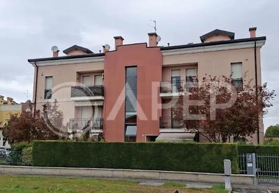Lotto Unico - quota indivisa di 1/2 (un mezzo) di piena proprietà delle...