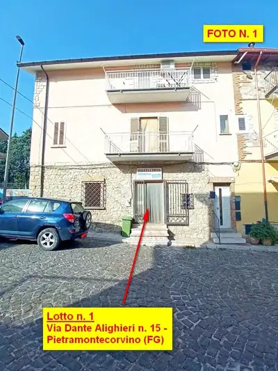 Immobile adibito ad attività di macelleria, composto da due locali intercomunicanti con annesso bagno. Superficie lorda mq 76,70